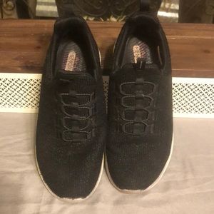 Sketchers Air Cooled Memory Foam Tennis Shoe